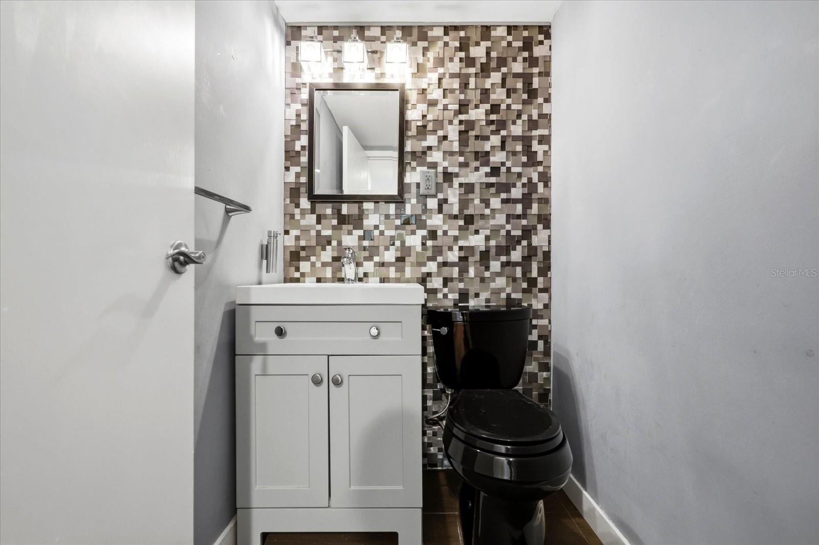 SKY HARBOUR CONDO APTS - Residential