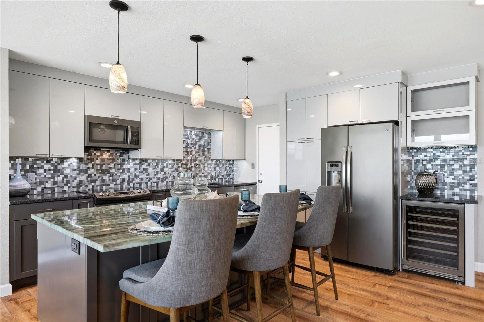 SKY HARBOUR CONDO APTS - Residential