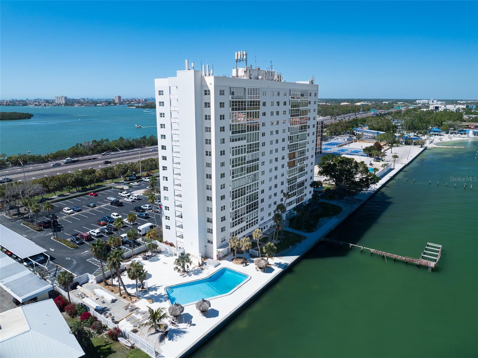 SKY HARBOUR CONDO APTS - Residential