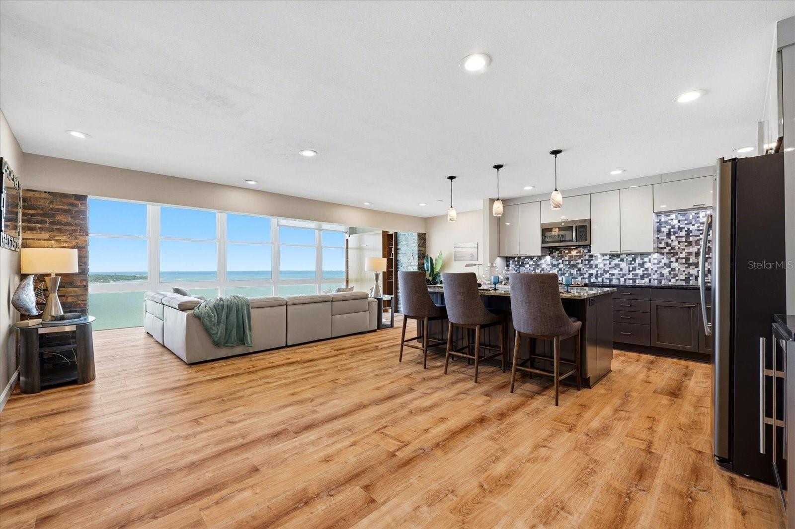 SKY HARBOUR CONDO APTS - Residential