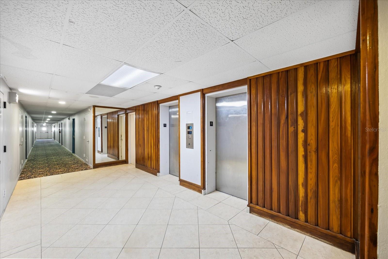 SKY HARBOUR CONDO APTS - Residential