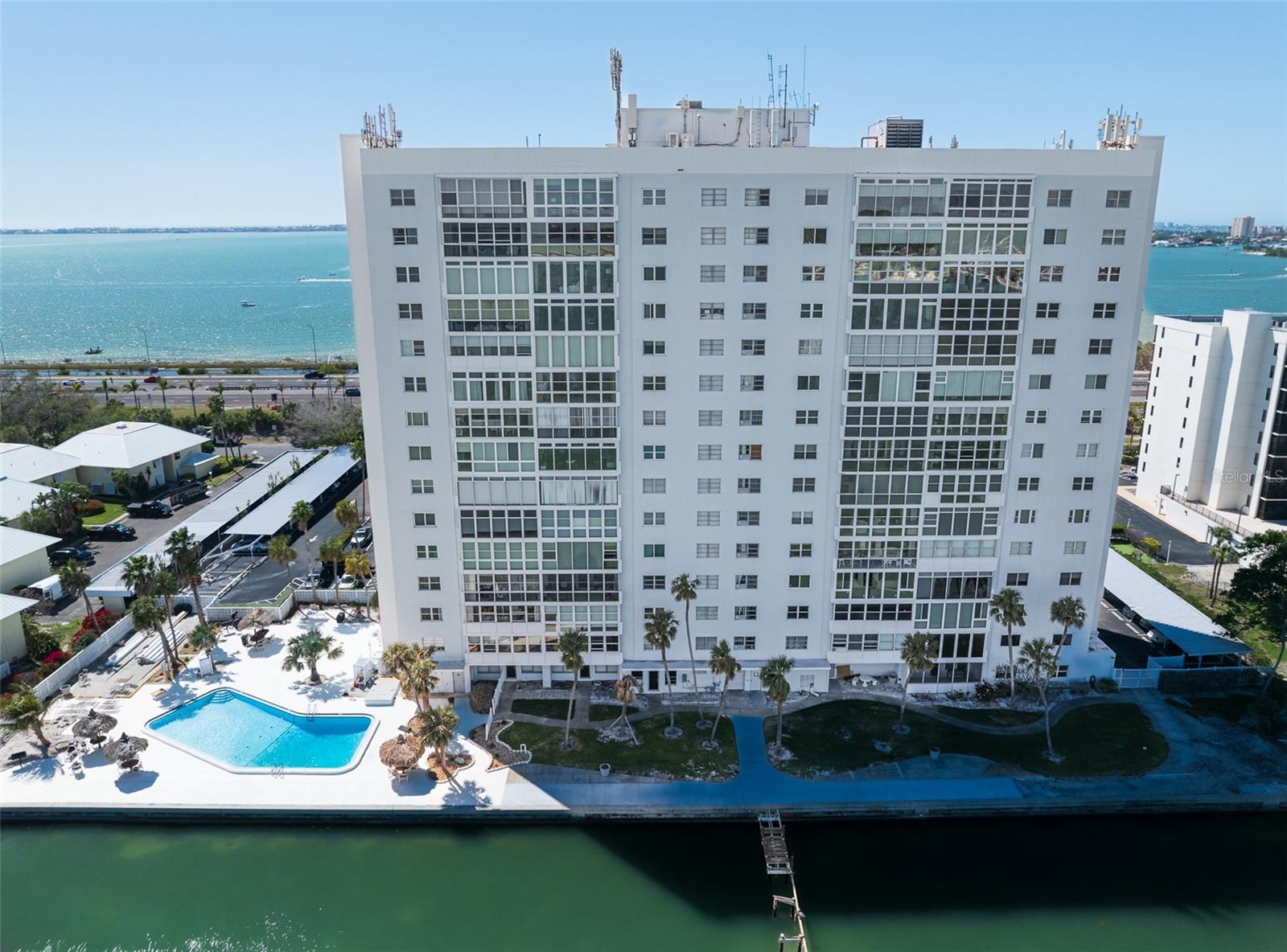 SKY HARBOUR CONDO APTS - Residential