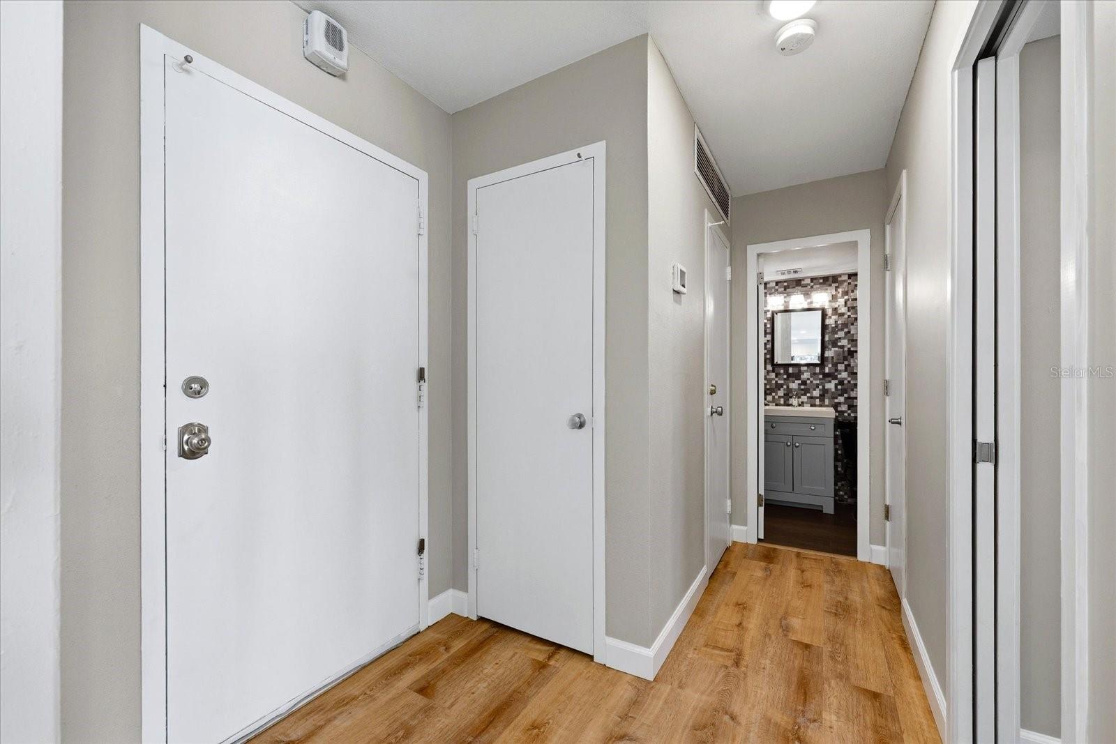 SKY HARBOUR CONDO APTS - Residential