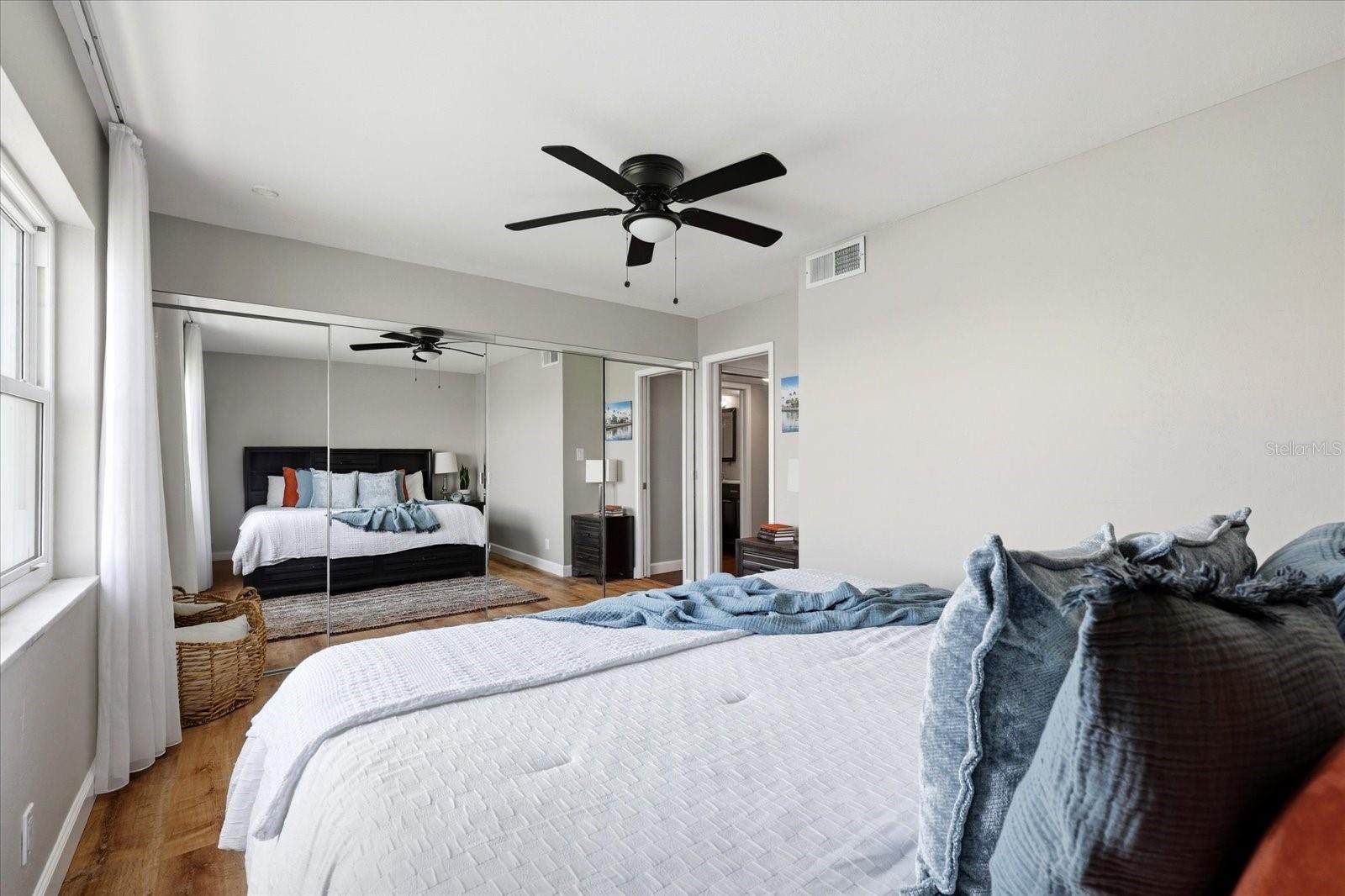 SKY HARBOUR CONDO APTS - Residential