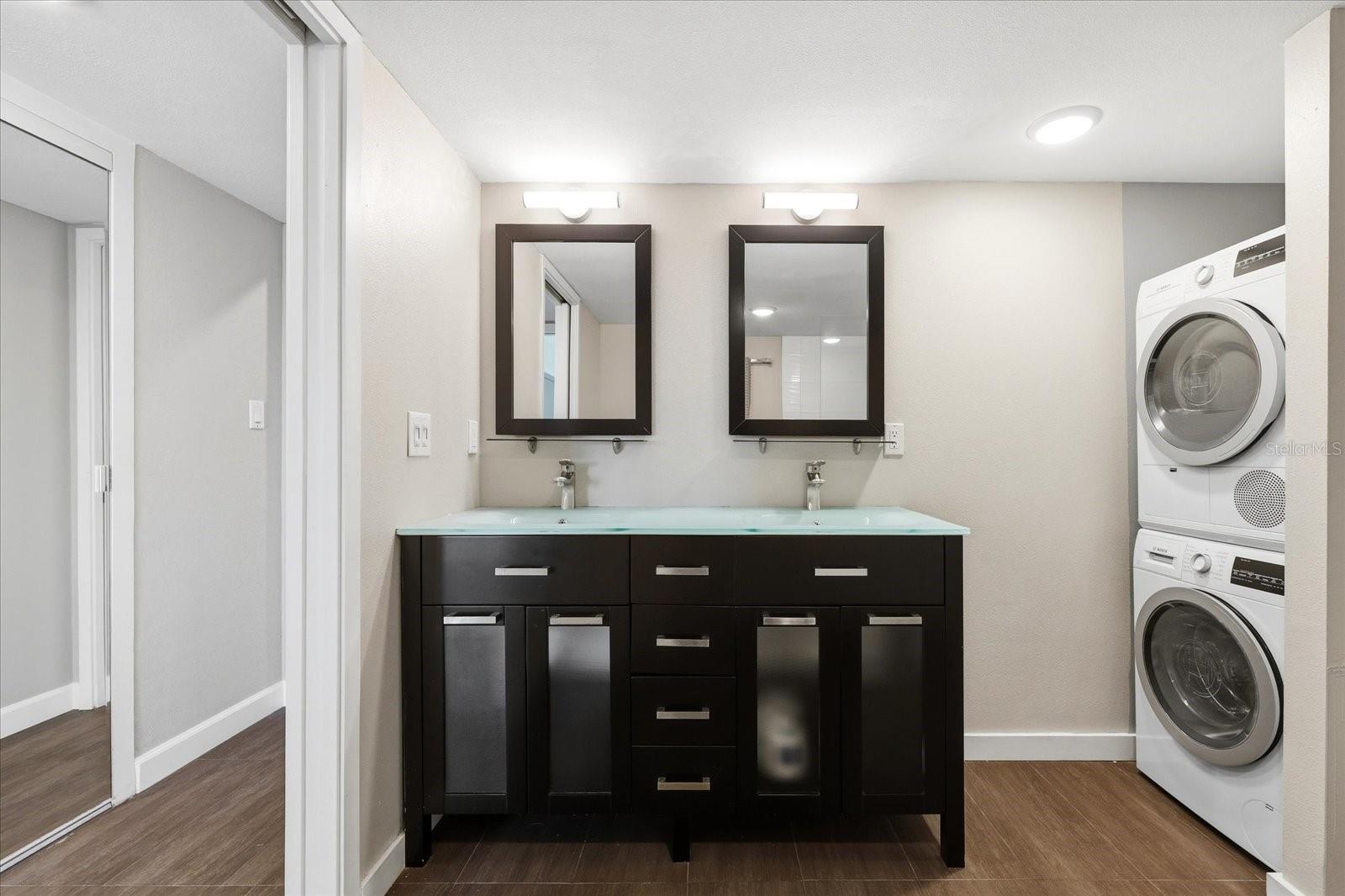 SKY HARBOUR CONDO APTS - Residential