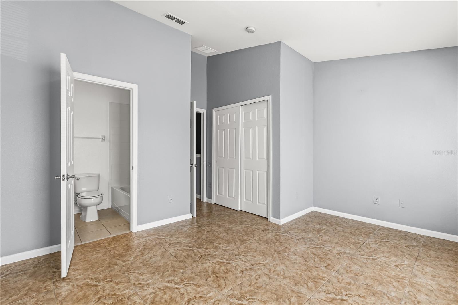 REGENCY OAKS UNIT ONE - Residential