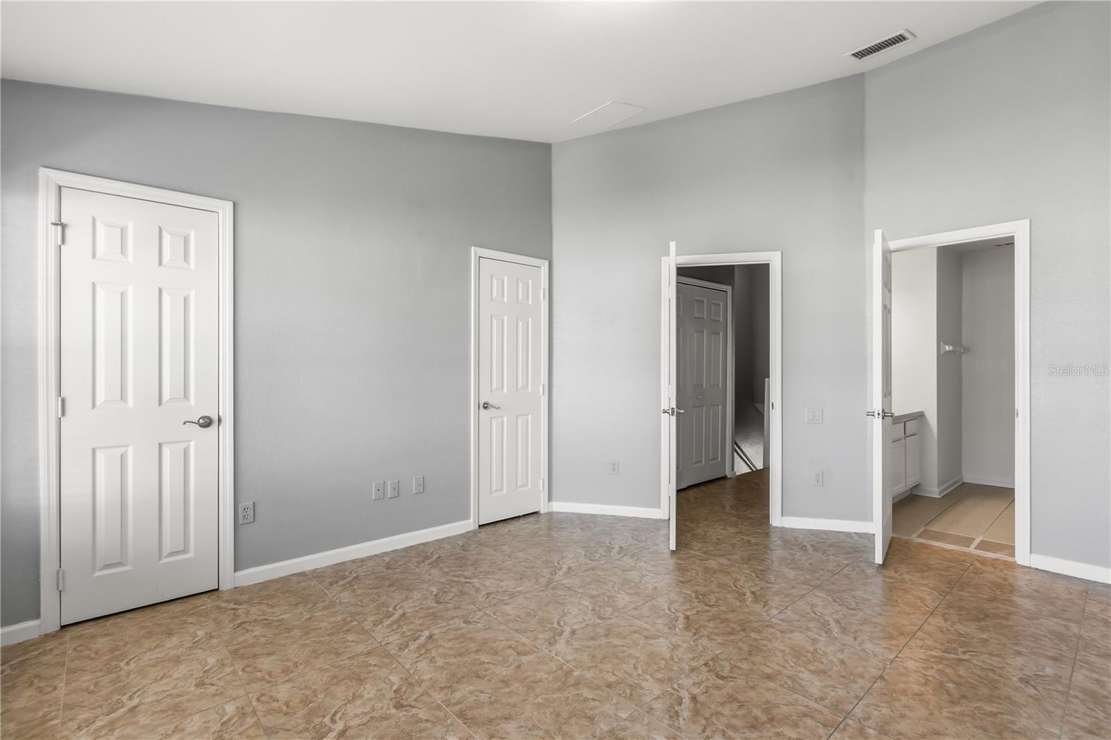 REGENCY OAKS UNIT ONE - Residential