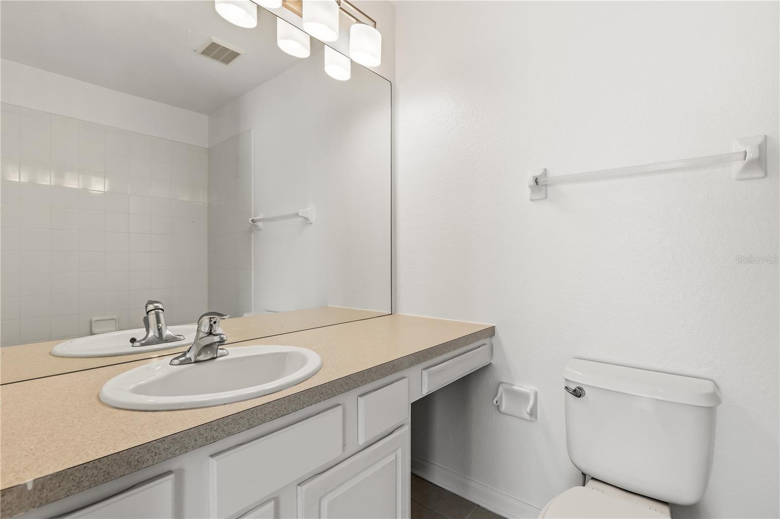 REGENCY OAKS UNIT ONE - Residential