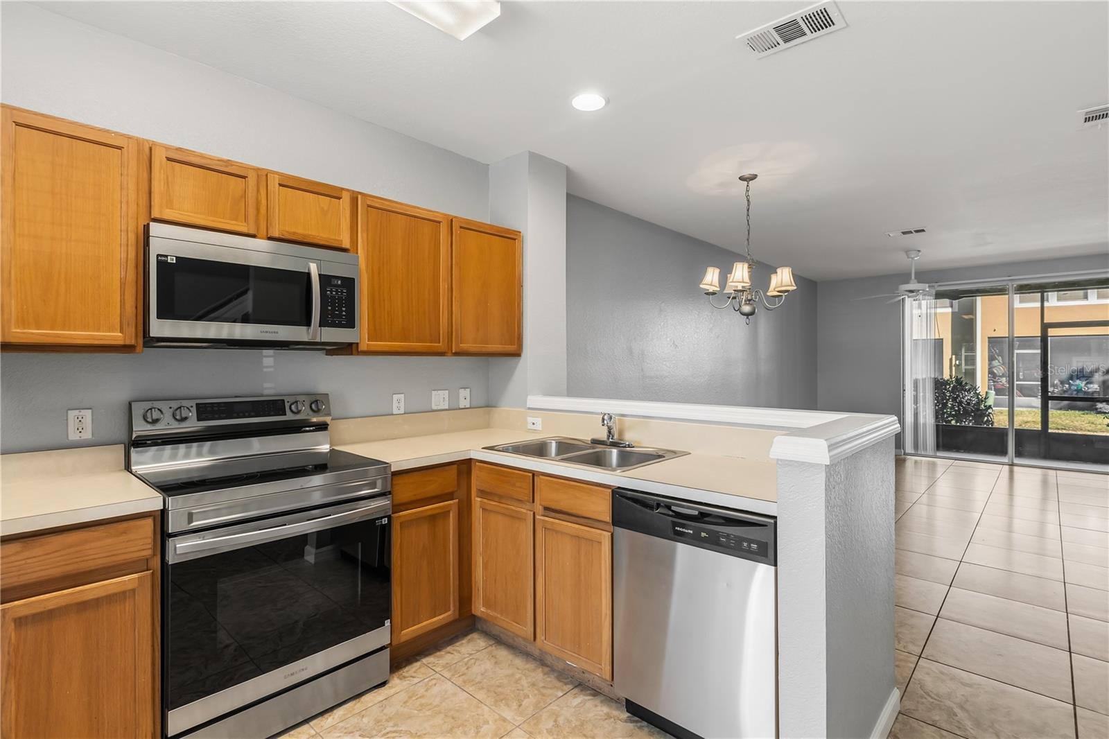 REGENCY OAKS UNIT ONE - Residential