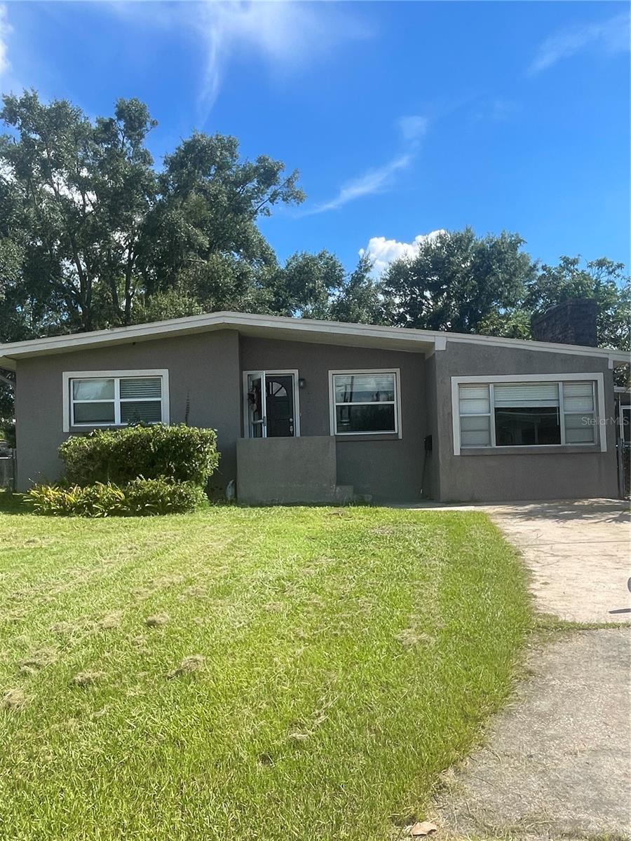 This updated 3–4 bedroom home offers plenty of space and a flexible layout. The kitchen includes stone countertops, stainless steel appliances, and subway tile. The bathrooms have been updated, and brand-new LVP flooring was just installed in all bedrooms.
The home features a fenced backyard with a shed, a screened-in porch, a large bonus room that can serve as a 4th bedroom or office, and an extra den/living room. It could be ideal for roommates who want their own living spaces or for a family looking for an extra playroom and office space.
Located near Lake Conway, MCO Airport, and zoned for Boone High School. Available now and move-in ready.