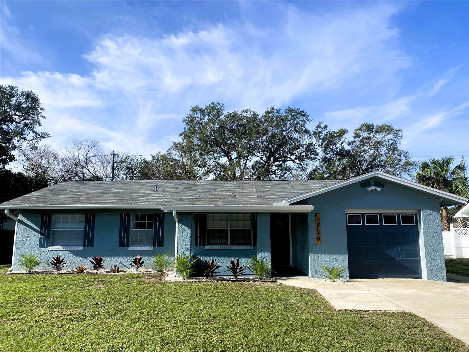 1920 TRAVELERS PALM DRIVE