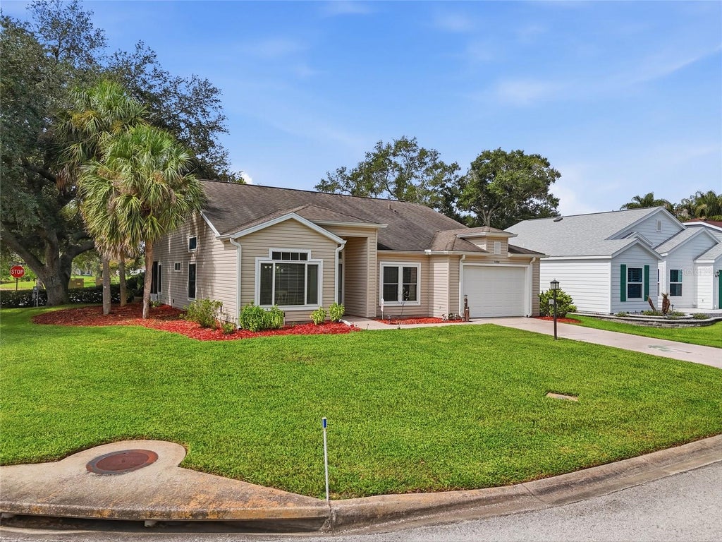 Photo of 5350 Astor Street, Leesburg, FL 34748 (MLS # G5116238)