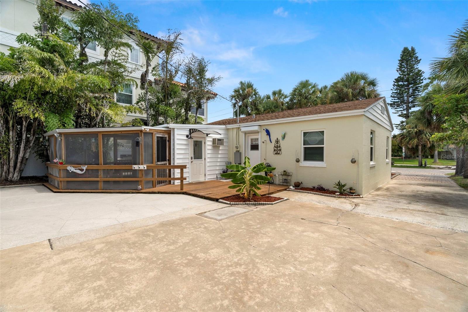 46 KIPLING PLAZA