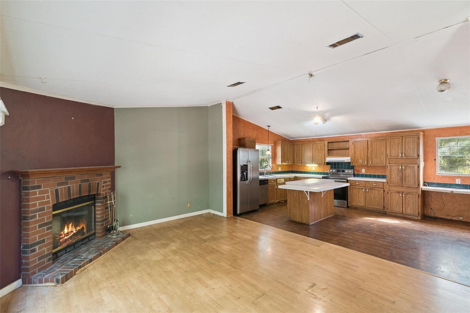 MERI OAKS NORTH - Residential