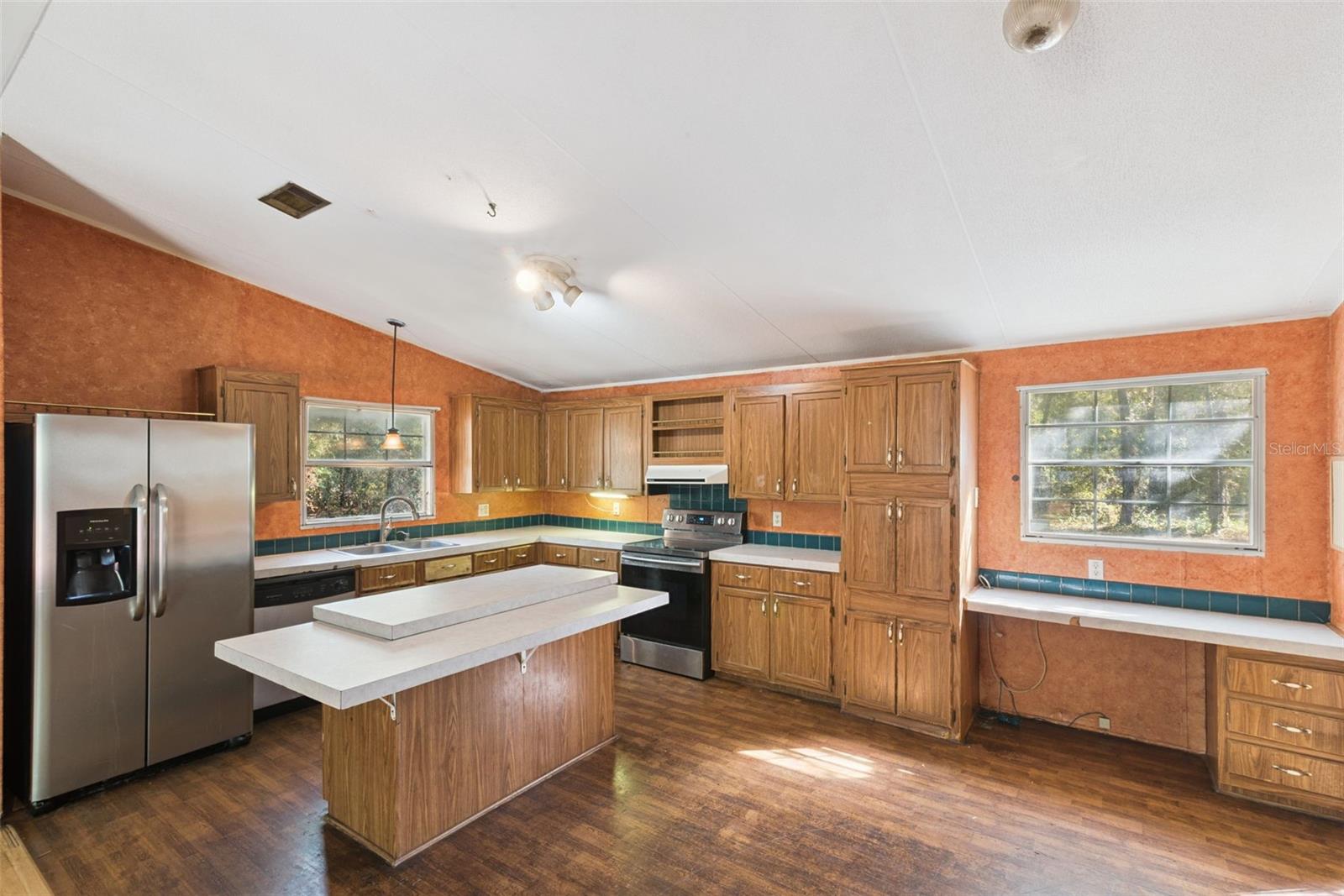 MERI OAKS NORTH - Residential