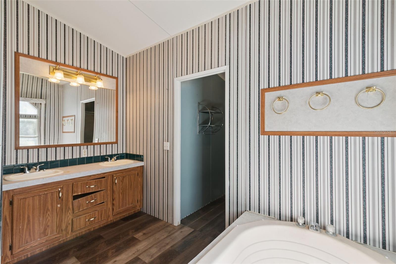 MERI OAKS NORTH - Residential