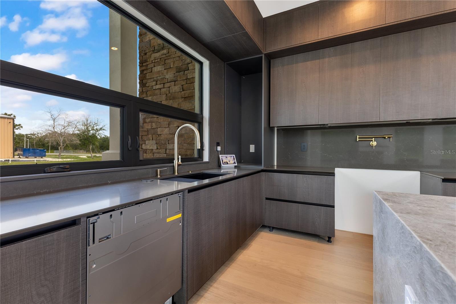 ROCKET CITYA - Residential