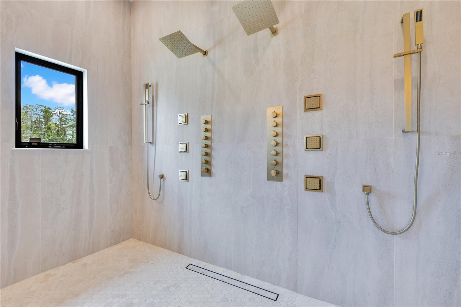 ROCKET CITYA - Residential