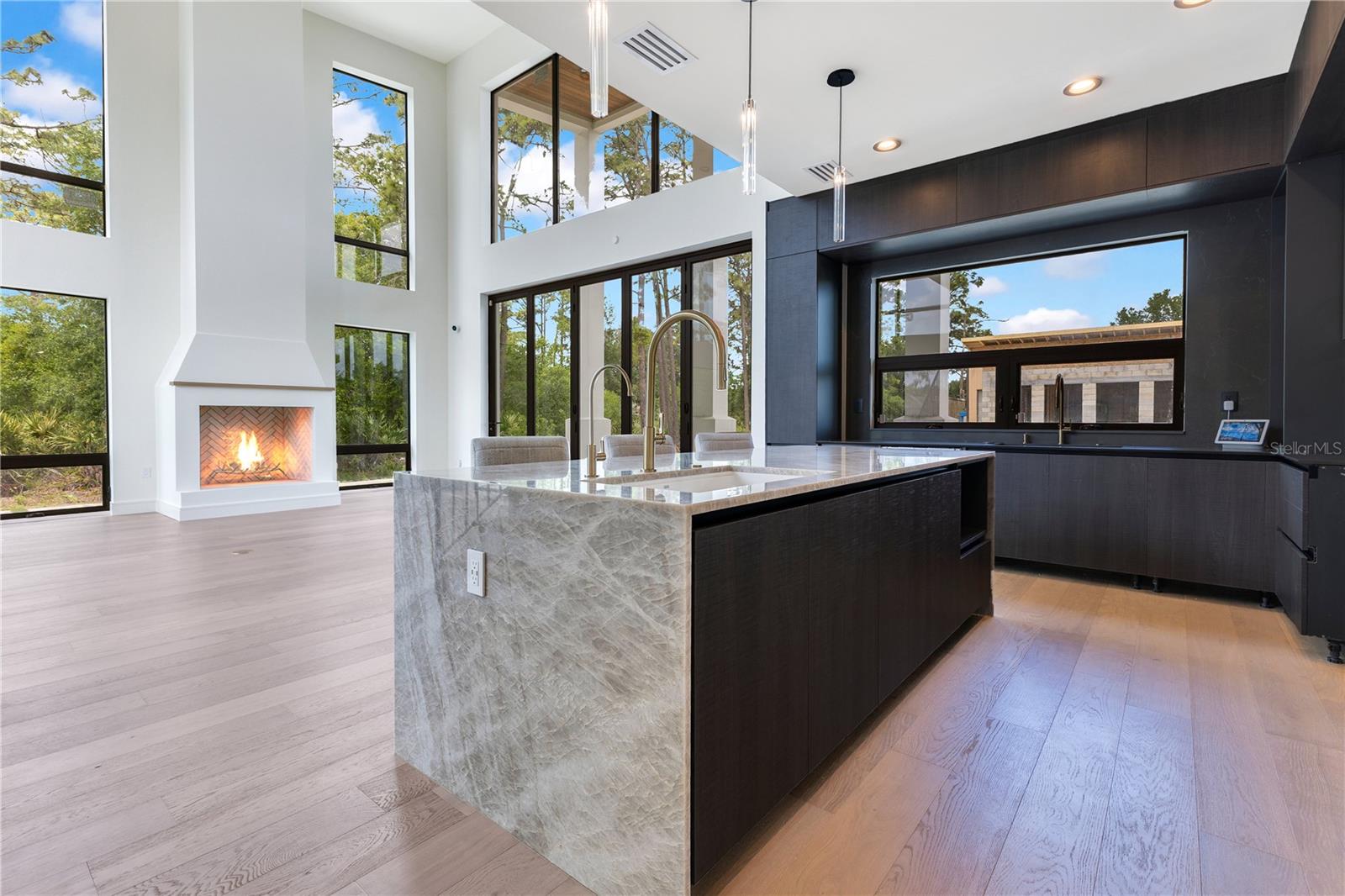 ROCKET CITYA - Residential