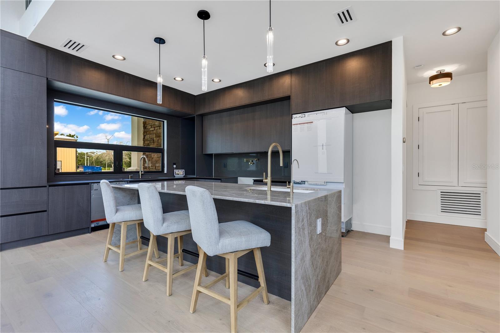 ROCKET CITYA - Residential