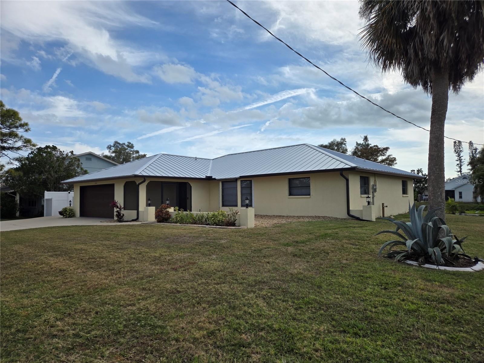 SOUTH VENICE - Residential