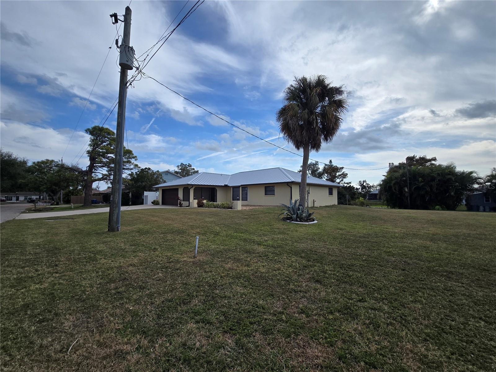 SOUTH VENICE - Residential