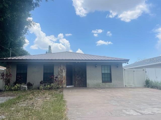 HIBISCUS GARDENS - Residential Lease