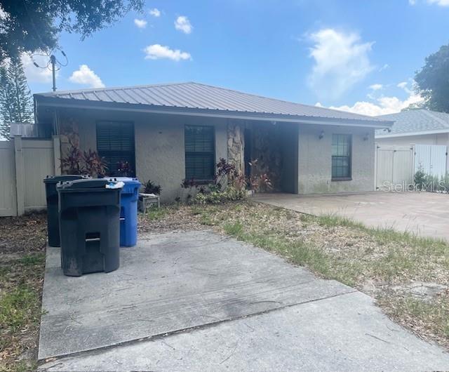 HIBISCUS GARDENS - Residential Lease