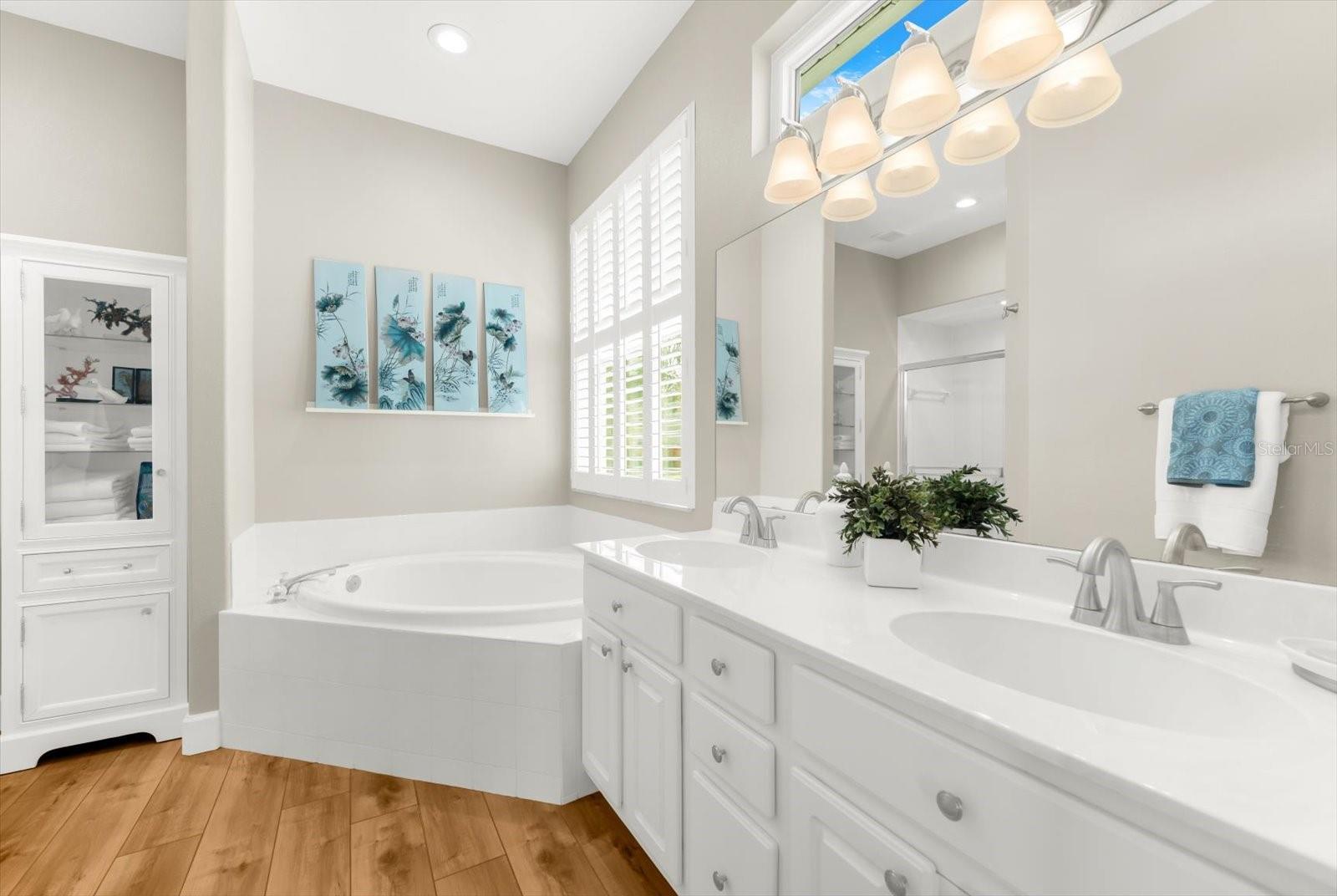 VILLAGE AT BEEKMAN PLACE SEC 3 - Residential