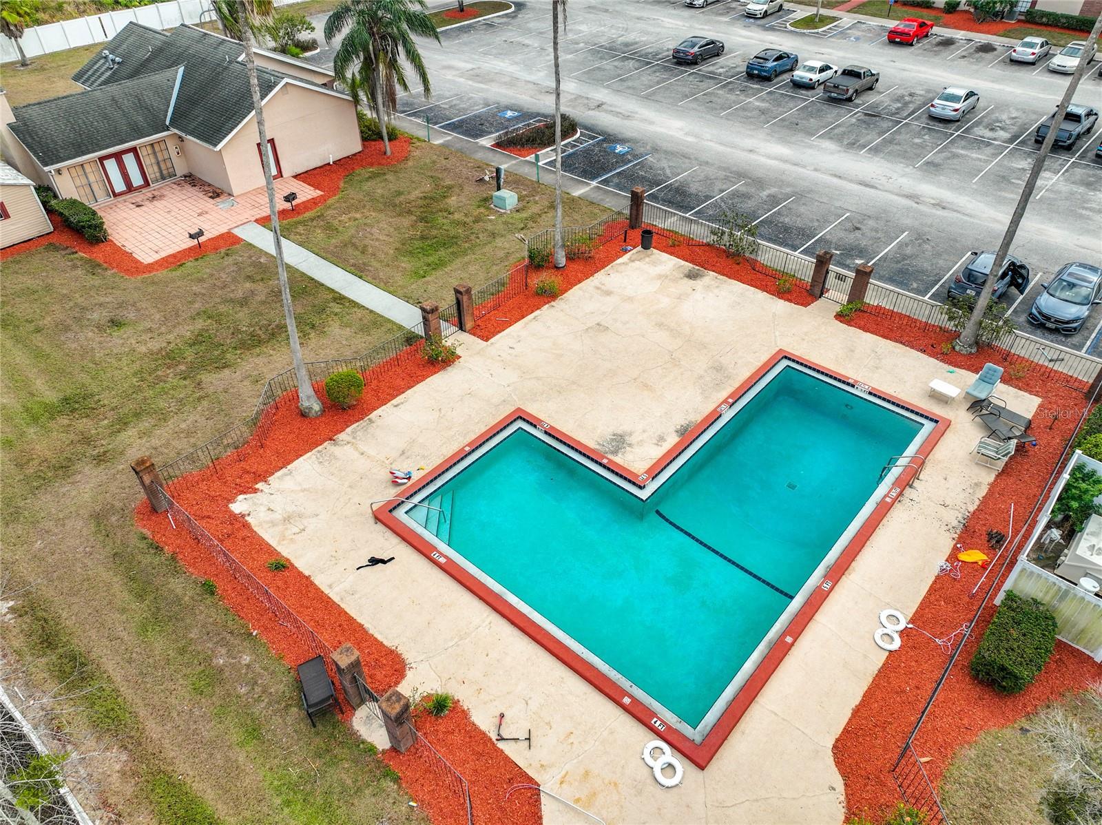 GLENDALE VILLAS A CONDO - Residential