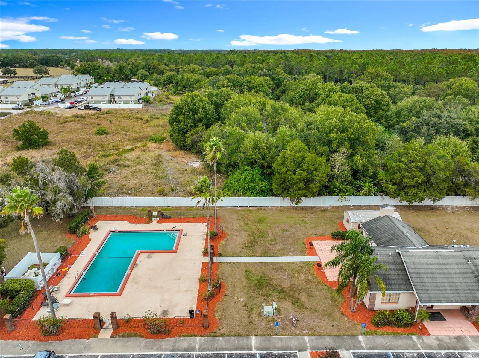 GLENDALE VILLAS A CONDO - Residential