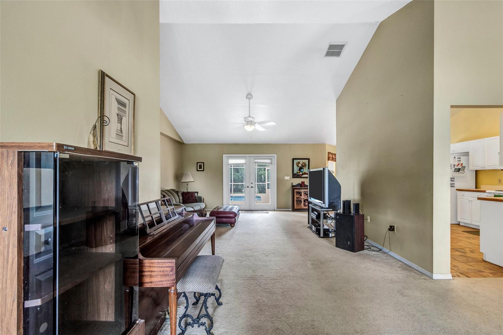1842 W VIRGINIA DRIVE