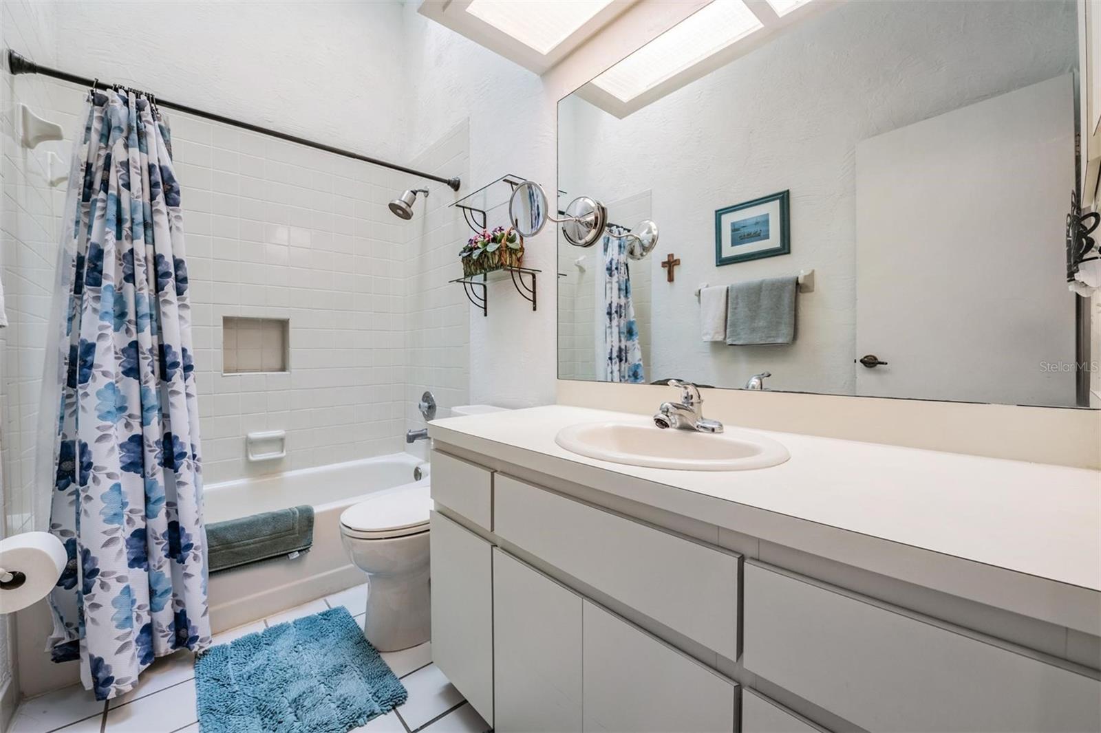 OAKLEAF CLUSTER HOMES - Residential