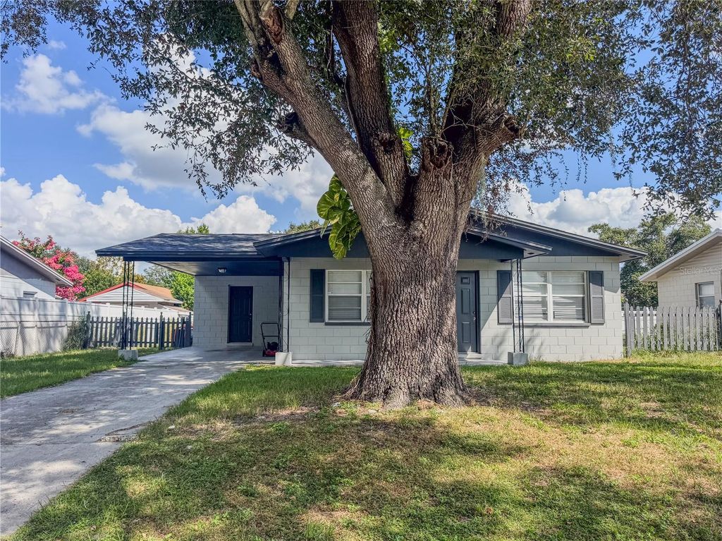 Photo of 602 Taylor Boulevard, Winter Haven, FL 33880 (MLS # P4936558)