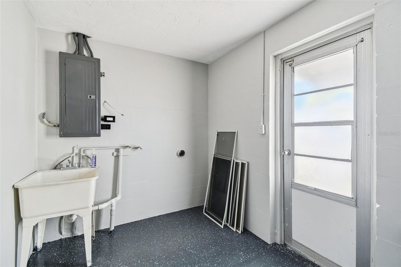 CREST RIDGE GARDENS - Residential