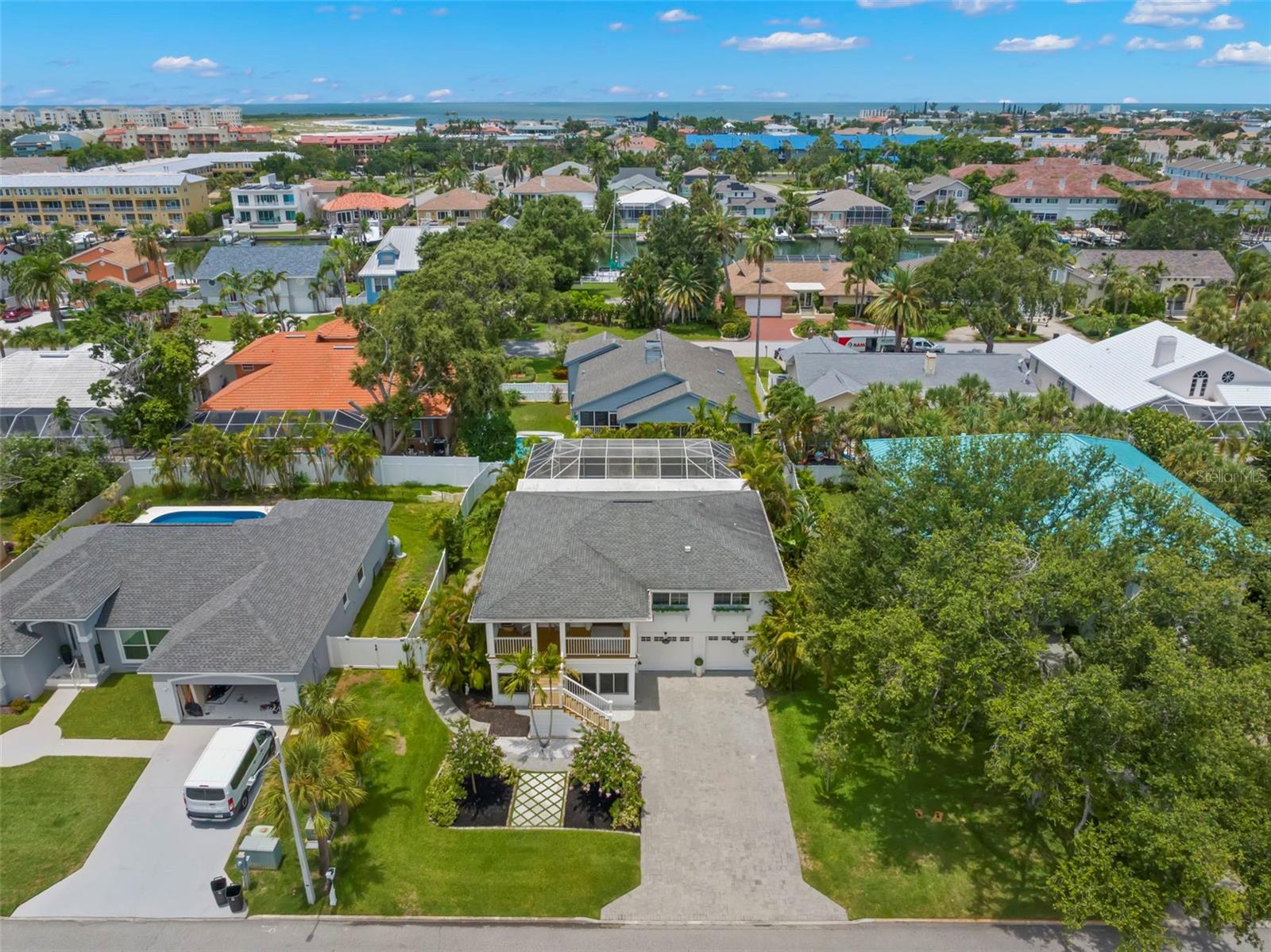 TIERRA VERDE - Residential