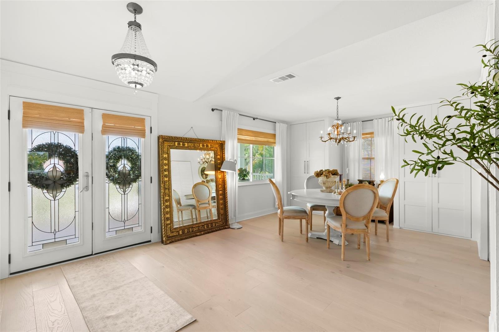 TIERRA VERDE - Residential