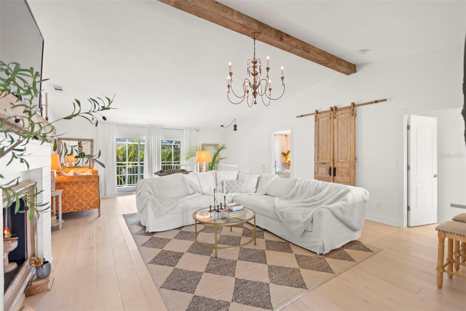 TIERRA VERDE - Residential