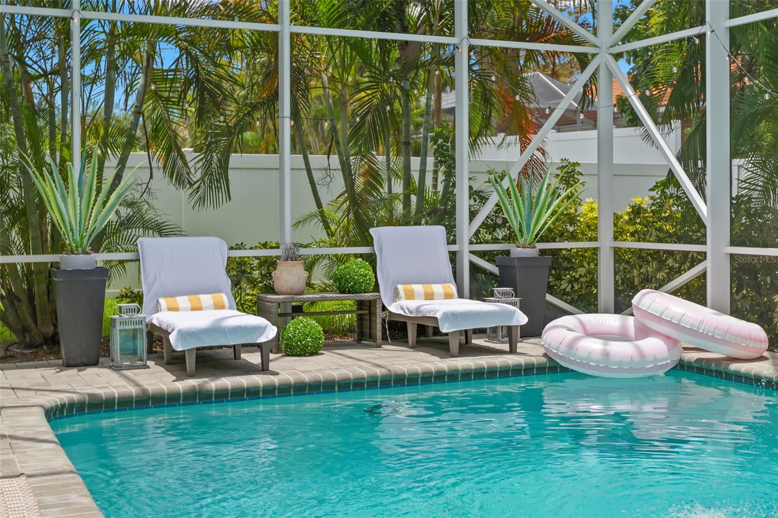 TIERRA VERDE - Residential