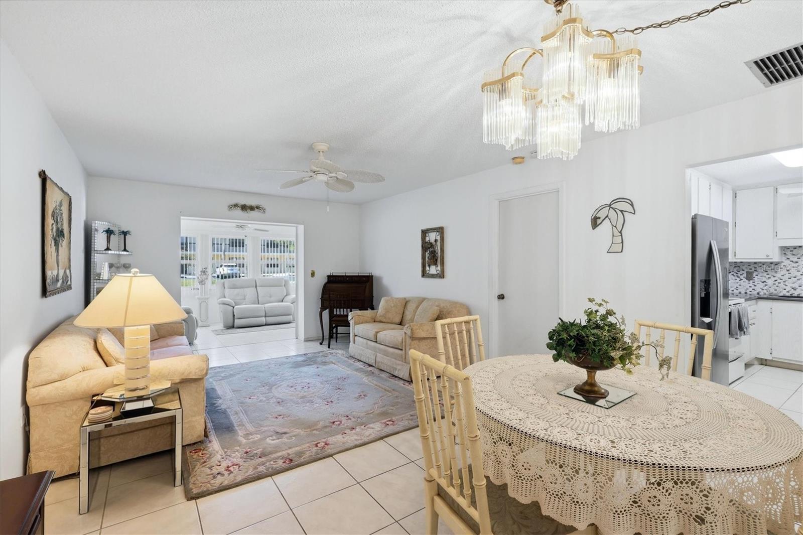 390 301 BOULEVARD W 27B, BRADENTON, FL, 34205 1 390 301 BOULEVARD W 27B