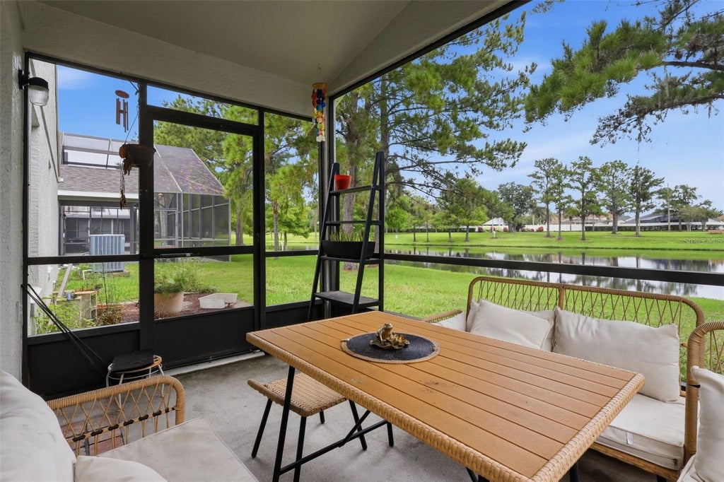 Photo of 13637 Emeraldview Drive, Orlando, FL 32828 (MLS # O6438889)
