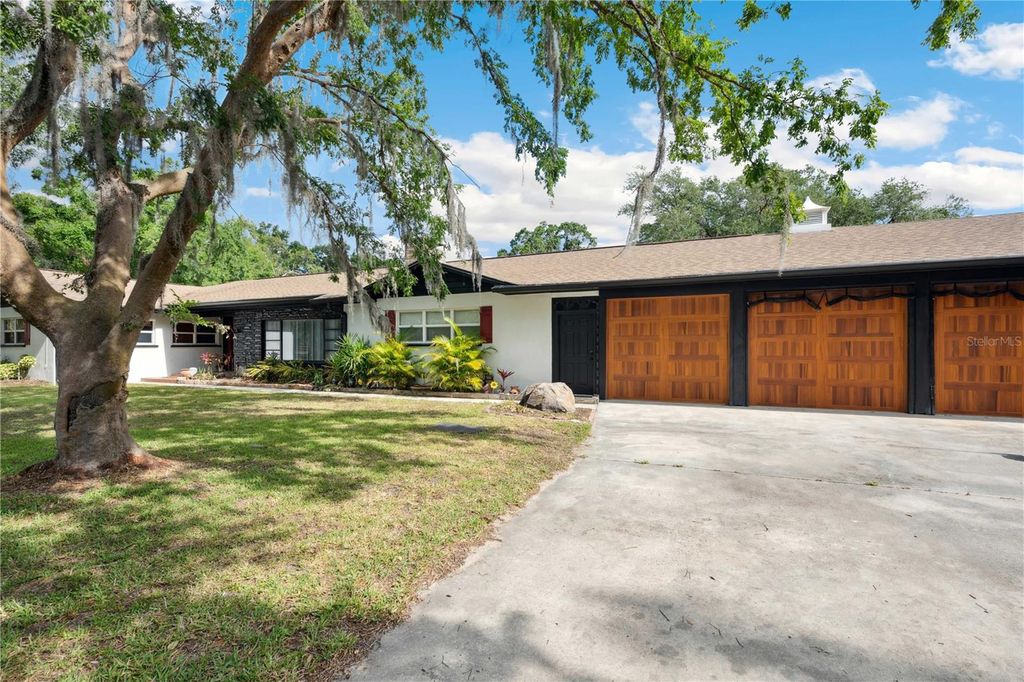 Photo of 36601 Roberts Rd, Dade City, FL 33525 (MLS # TB8380549)