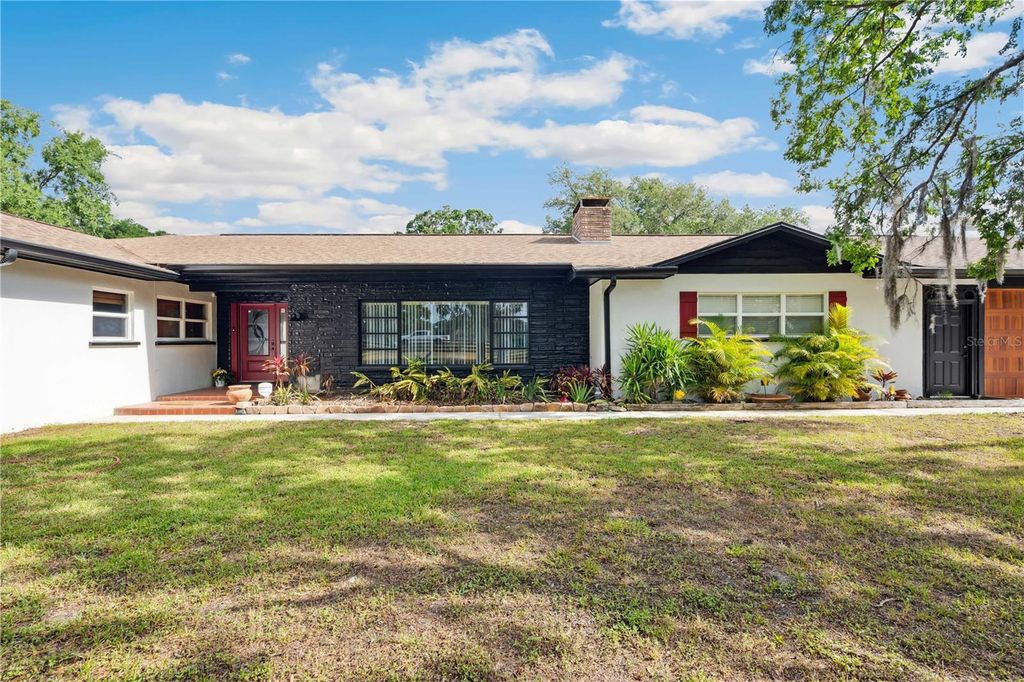 Photo of 36601 Roberts Rd, Dade City, FL 33525 (MLS # TB8380549)