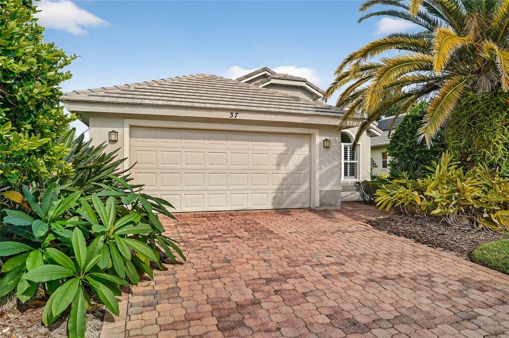 Photo of 37 Bay Pointe Drive, Ormond Beach, FL 32174 (MLS # FC314501)