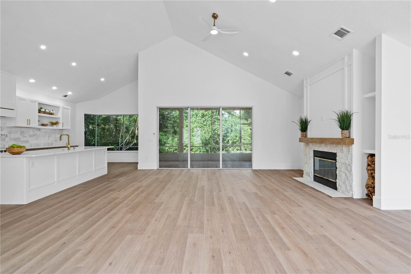 388 HAMPTON HILLS COURT