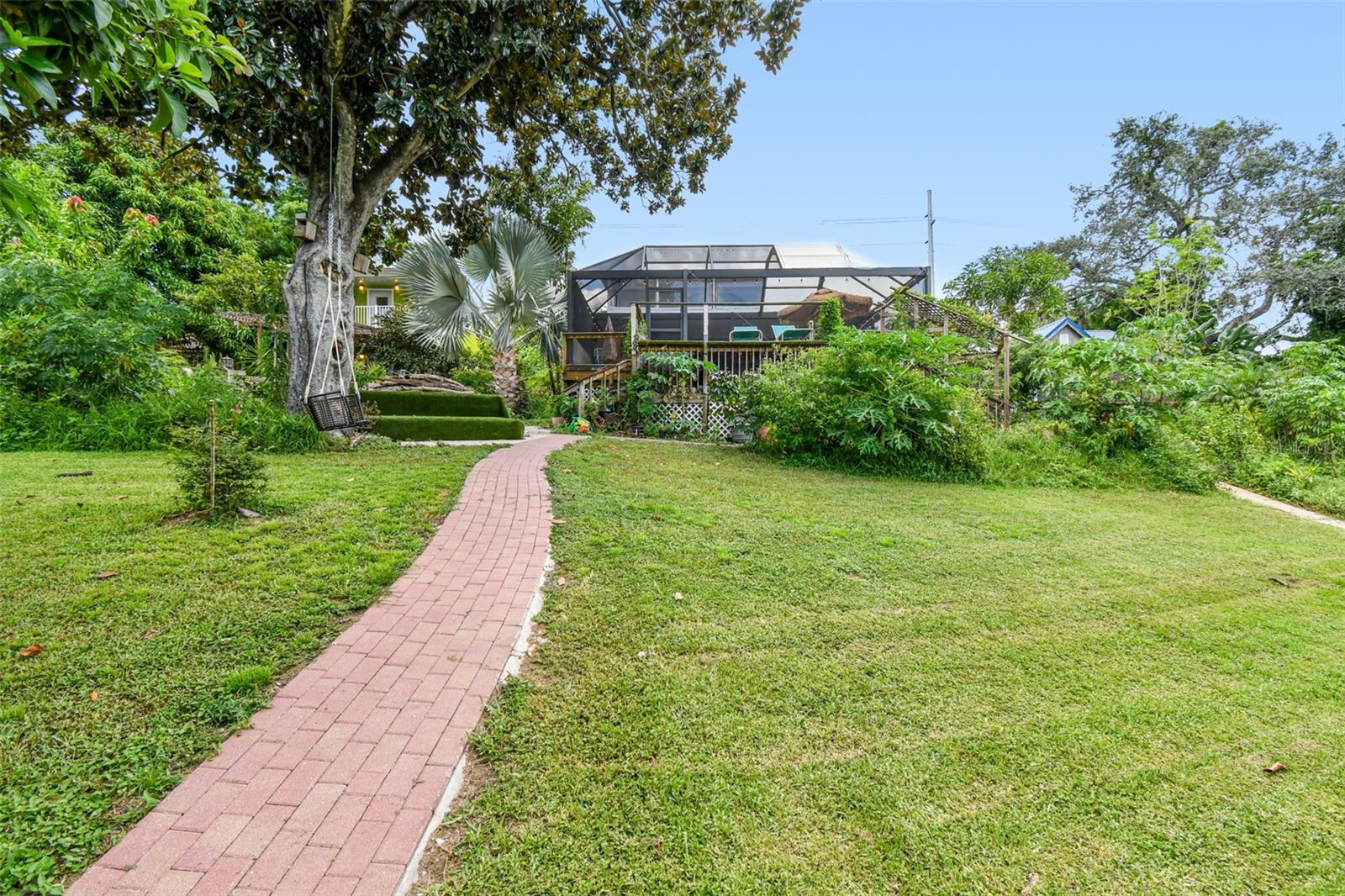ALTOS VERDES - Residential Income