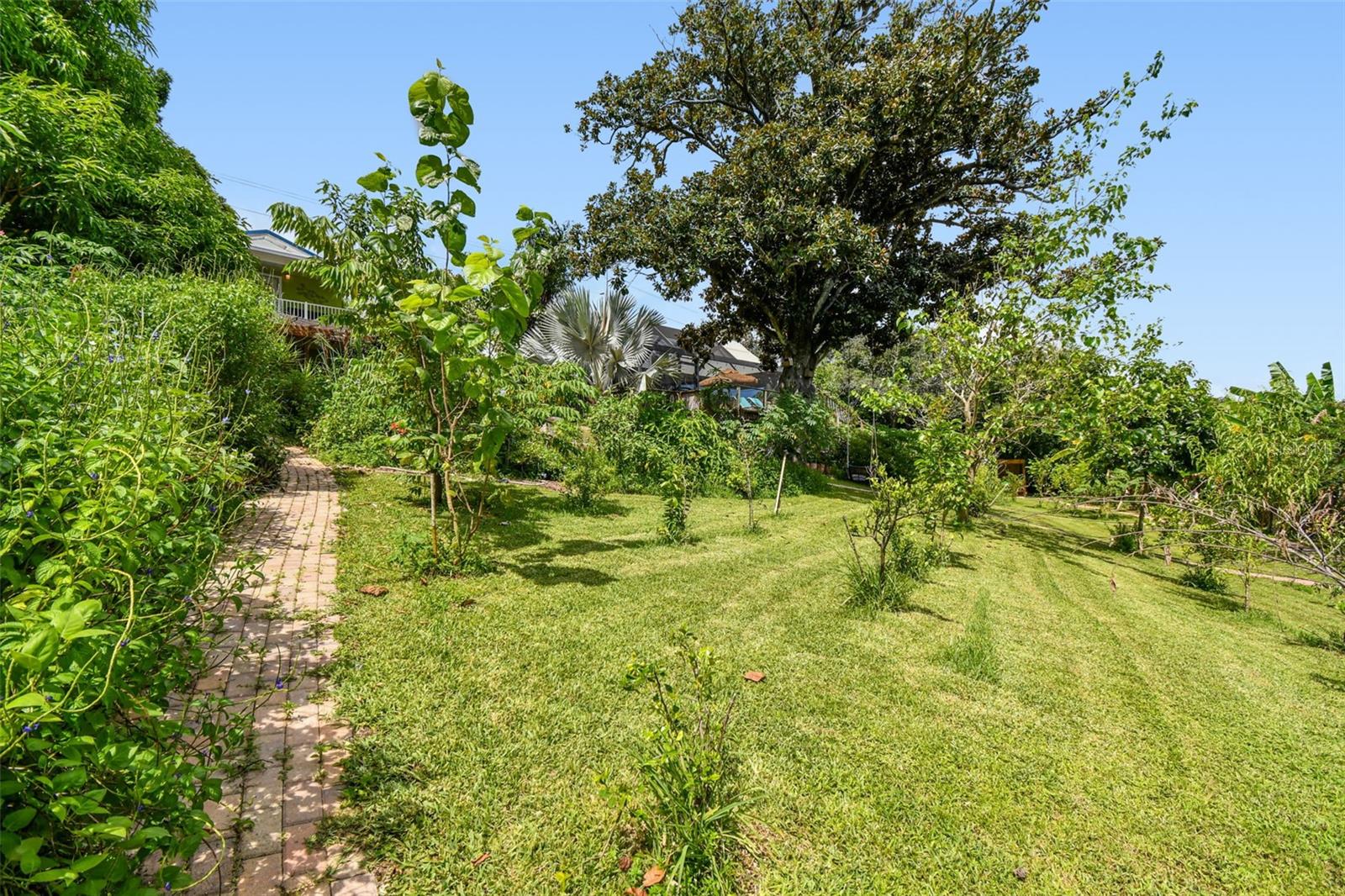 ALTOS VERDES - Residential Income