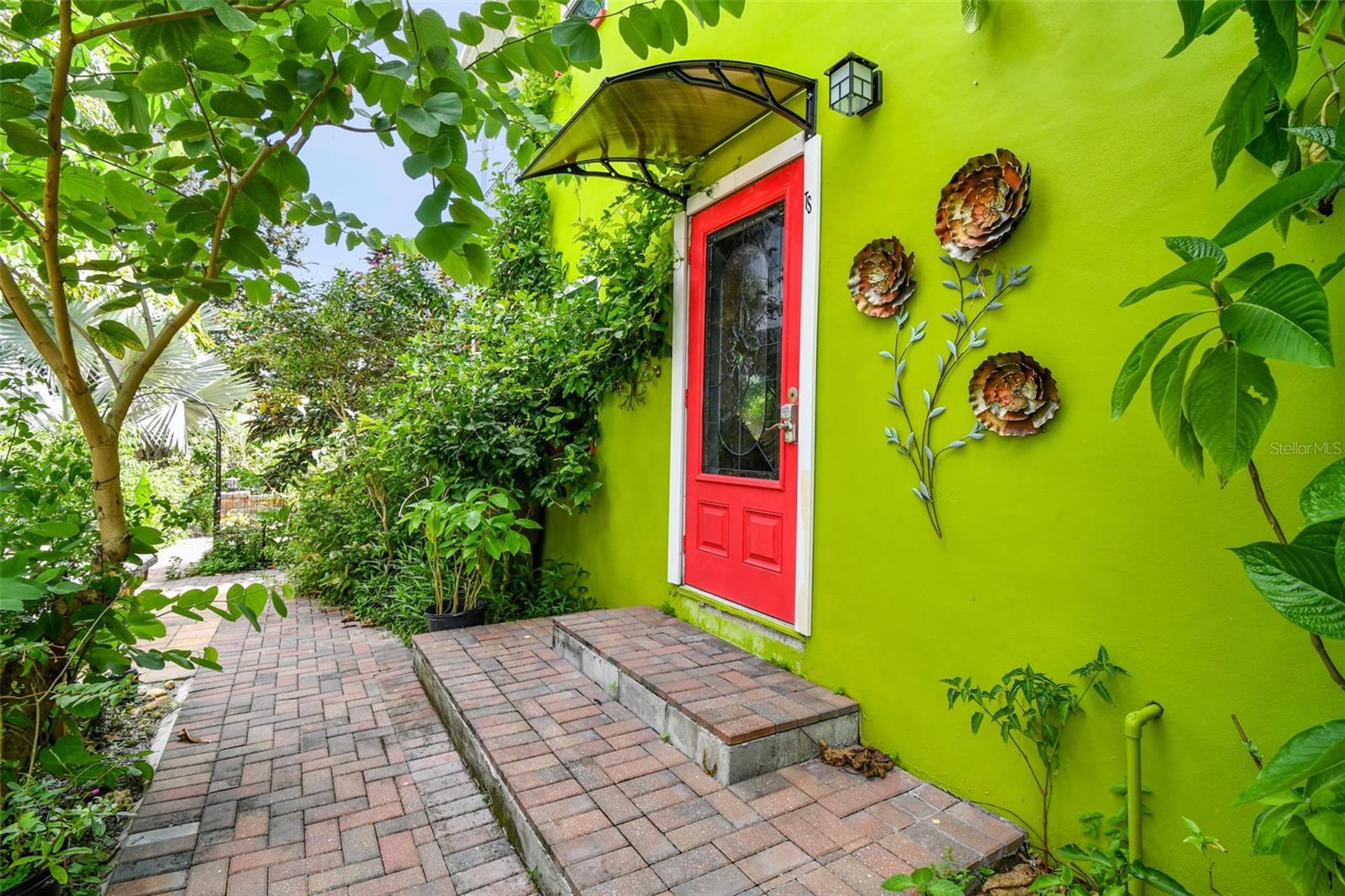 ALTOS VERDES - Residential Income