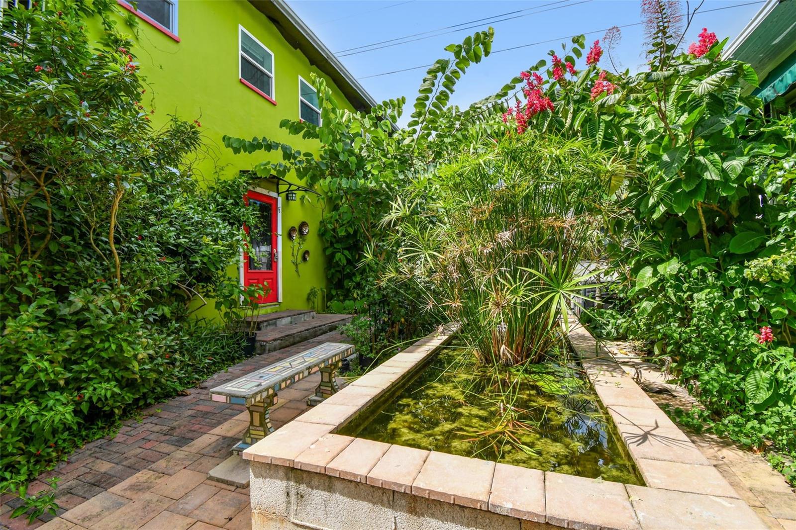 ALTOS VERDES - Residential Income