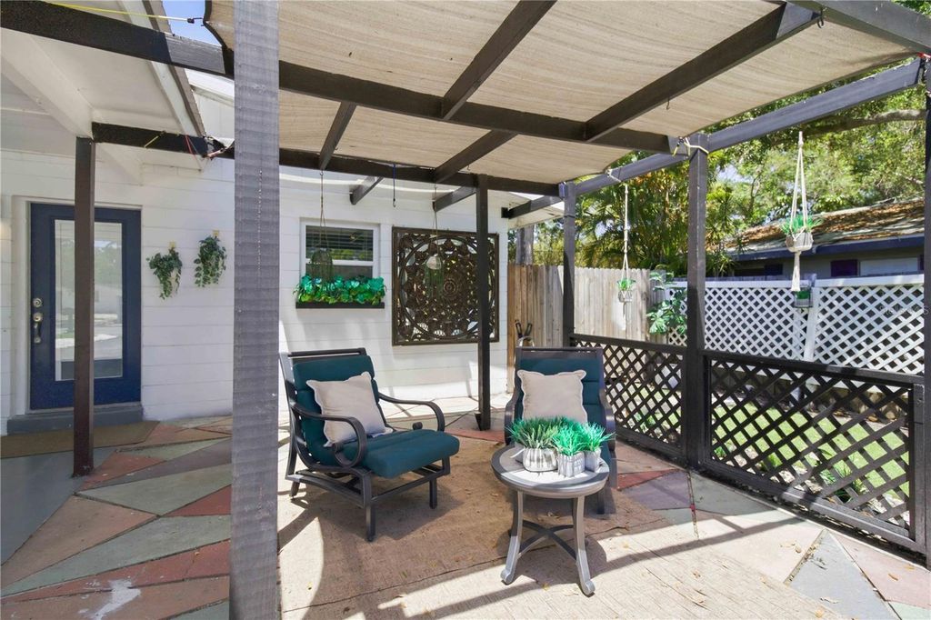 Photo of 2565 Browning Street, Sarasota, FL 34237 (MLS # A4690958)